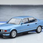 BMW 7-sarja E32 730i Sininen MCG 1:18