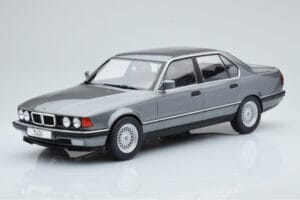 BMW 7-sarja E32 740i Hopea MCG 1:18