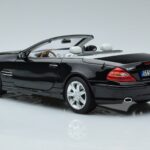 Mercedes SL500 R230 Musta Norev 1:18