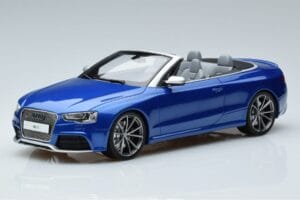 Audi RS5 B8 Avoauto Sininen GT Spirit 1:18