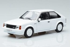 Opel Kadett D GTE Viistoperä Valkoinen MCG 1:18
