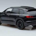 Volkswagen Volkswagen Touareg CR Musta FAW 1:18 1:18 Metalli