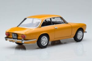 Alfa Romeo 1750 GTV Keltainen Norev 1:18 187910 Metalli — kuva 3 / 7