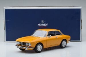 Alfa Romeo 1750 GTV Keltainen Norev 1:18 187910 Metalli — kuva 7 / 7