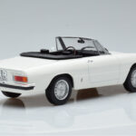 Alfa Romeo 2000 Spider Valkoinen Norev 1:18 - image 2 of 7