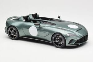 Aston Martin V12 Speedster Vihreä Metallic GT Spirit 1:18 GT906 Hartsi — kuva 4 / 6