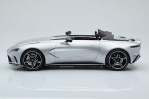 Aston Martin V12 Speedster Hopea GT Spirit 1:18 GT430 Hartsi — kuva 3 / 6