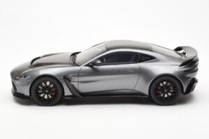Aston Martin V12 Vantage Magnetic Hopea GT Spirit 1:18 GT443 Hartsi — kuva 3 / 6