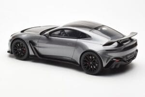 Aston Martin V12 Vantage Magnetic Hopea GT Spirit 1:18 GT443 Hartsi — kuva 5 / 6
