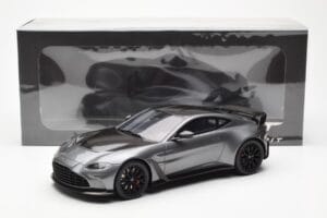 Aston Martin V12 Vantage Magnetic Hopea GT Spirit 1:18 GT443 Hartsi — kuva 6 / 6