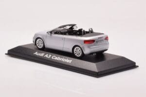 Audi A3 8P Avoauto Hopea Minichamps 1:43 5010803323 Metalli — kuva 3 / 4
