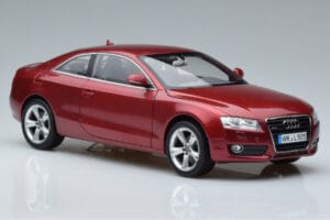 Audi A5 B8 Granaatinpunainen Norev 1:18 188352 Metalli — kuva 5 / 7