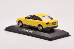 Audi A6 C5 Keltainen Minichamps 1:43 IND47004 Metalli — kuva 3 / 4