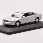 Audi A8 D2 Hopea Vihreä Raita Minichamps 1:43 - image 2 of 4