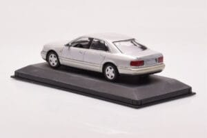 Audi A8 D2 Hopea Vihreä Raita Minichamps 1:43 AUDI-264455 Metalli — kuva 3 / 4