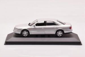 Audi A8 D2 Hopea Minichamps 1:43 433013006