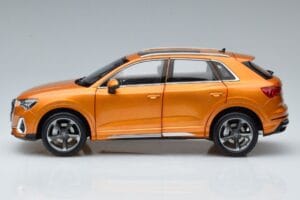 Audi Q3 F3 Oranssi FAW 1:18 05730Q32019 Metalli — kuva 4 / 7