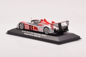 Audi R10 TDI LMP1 #2 F. Biela / E. Pirro / M. Werner 12 Hours of Sebring 2007 Minichamps 1:43 5020700233 Metalli — kuva 3 / 4