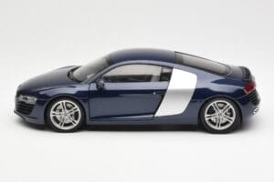 Audi R8 4.2 FSI V8 Sininen Kyosho 1:18 09213BL Metalli — kuva 4 / 8