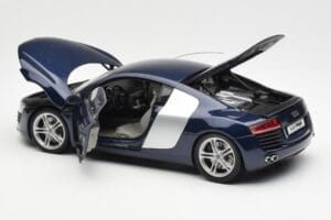 Audi R8 4.2 FSI V8 Sininen Kyosho 1:18 09213BL Metalli — kuva 5 / 8