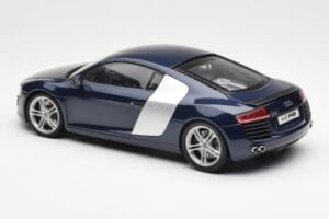 Audi R8 4.2 FSI V8 Sininen Kyosho 1:18 09213BL Metalli — kuva 7 / 8