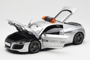 Audi R8 5.2 DTM Safety Car 2010 Kyosho 1:18 09216DTM Metalli — kuva 2 / 8