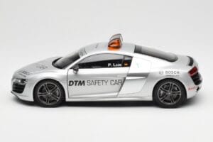 Audi R8 5.2 DTM Safety Car 2010 Kyosho 1:18 09216DTM Metalli — kuva 4 / 8