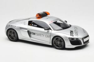 Audi R8 5.2 DTM Safety Car 2010 Kyosho 1:18 09216DTM Metalli — kuva 6 / 8