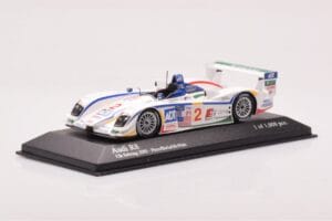 Audi R8 #2 E. Pirro / F. Biela / A. McNish 12 Hours of Sebring 2nd Place 2005 Minichamps 1:43 400051302 Metalli — kuva 2 / 4