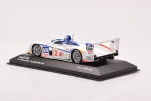Audi R8 #2 E. Pirro / F. Biela / A. McNish 12 Hours of Sebring 2nd Place 2005 Minichamps 1:43 400051302 Metalli — kuva 3 / 4