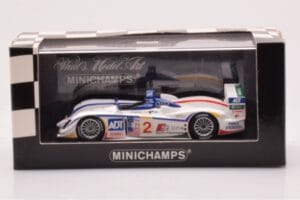 Audi R8 #2 E. Pirro / F. Biela / A. McNish 12 Hours of Sebring 2nd Place 2005 Minichamps 1:43 400051302 Metalli — kuva 4 / 4