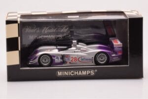 Audi R8 LMP900 #28 F. Biela / P. Kaffer / A. McNish 12 Hours of Sebring Winner 2004 Minichamps 1:43 4000412328 Metalli — kuva 4 / 4