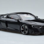 Audi R8 Performance Musta Kengfai 1:18 - image 6 of 10
