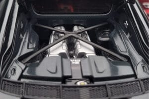 Audi R8 Performance Musta Kengfai 1:18 VAKF-0353 Metalli — kuva 9 / 10