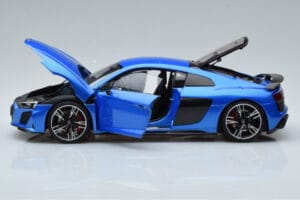 Audi R8 Performance Sininen Kengfai 1:18 VAKF-0355 Metalli — kuva 4 / 10