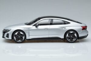 Audi RS e-tron GT Hopea Norev 1:18 188381 Metalli — kuva 3 / 6