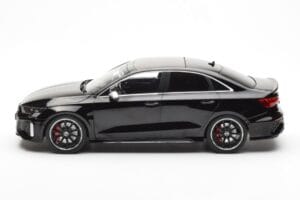 Audi RS3 8Y Sedan Musta MCG 1:18 MCG18450 Metalli — kuva 3 / 6