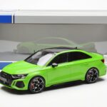 Audi RS3 8Y Sedan Vihreä MCG 1:18 - image 6 of 6