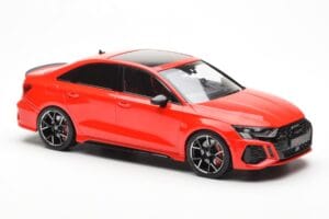 Audi RS3 8Y Sedan Punainen MCG 1:18 MCG18451 Metalli — kuva 4 / 6
