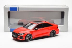 Audi RS3 8Y Sedan Punainen MCG 1:18 MCG18451 Metalli — kuva 6 / 6