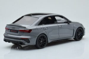 Audi RS3 8Y Sedan Performance Edition Harmaa GT Spirit 1:18 GT885 Hartsi — kuva 2 / 6