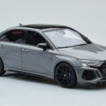 Audi RS3 8Y Sedan Performance Edition Harmaa GT Spirit 1:18 - image 4 of 6