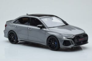 Audi RS3 8Y Sedan Performance Edition Harmaa GT Spirit 1:18 GT885 Hartsi — kuva 4 / 6