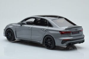 Audi RS3 8Y Sedan Performance Edition Harmaa GT Spirit 1:18 GT885 Hartsi — kuva 5 / 6