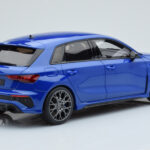 Audi RS3 8Y Sportback Performance Edition Nagaro Sininen GT Spirit 1:18 - image 2 of 5