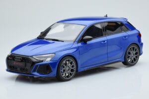 Audi RS3 8Y Sportback Performance Edition Nagaro Sininen GT Spirit 1:18 GT884