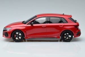Audi RS3 8Y Sportback Punainen GT Spirit 1:18 GT378 Hartsi — kuva 3 / 6