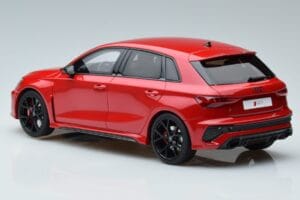 Audi RS3 8Y Sportback Punainen GT Spirit 1:18 GT378 Hartsi — kuva 5 / 6