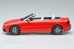 Audi RS5 B8 Avoauto Punainen GT Spirit 1:18 GT724 Hartsi — kuva 3 / 5