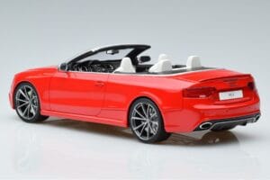 Audi RS5 B8 Avoauto Punainen GT Spirit 1:18 GT724 Hartsi — kuva 4 / 5